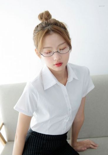 亚洲综合一二三四_HD电影完整版在线观看